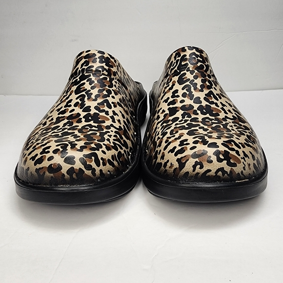 OOFOS OOcloog UNISEX Leopard Slip On Recovery Limited Edition Men's 9 Women's 11 - Picture 10 of 10